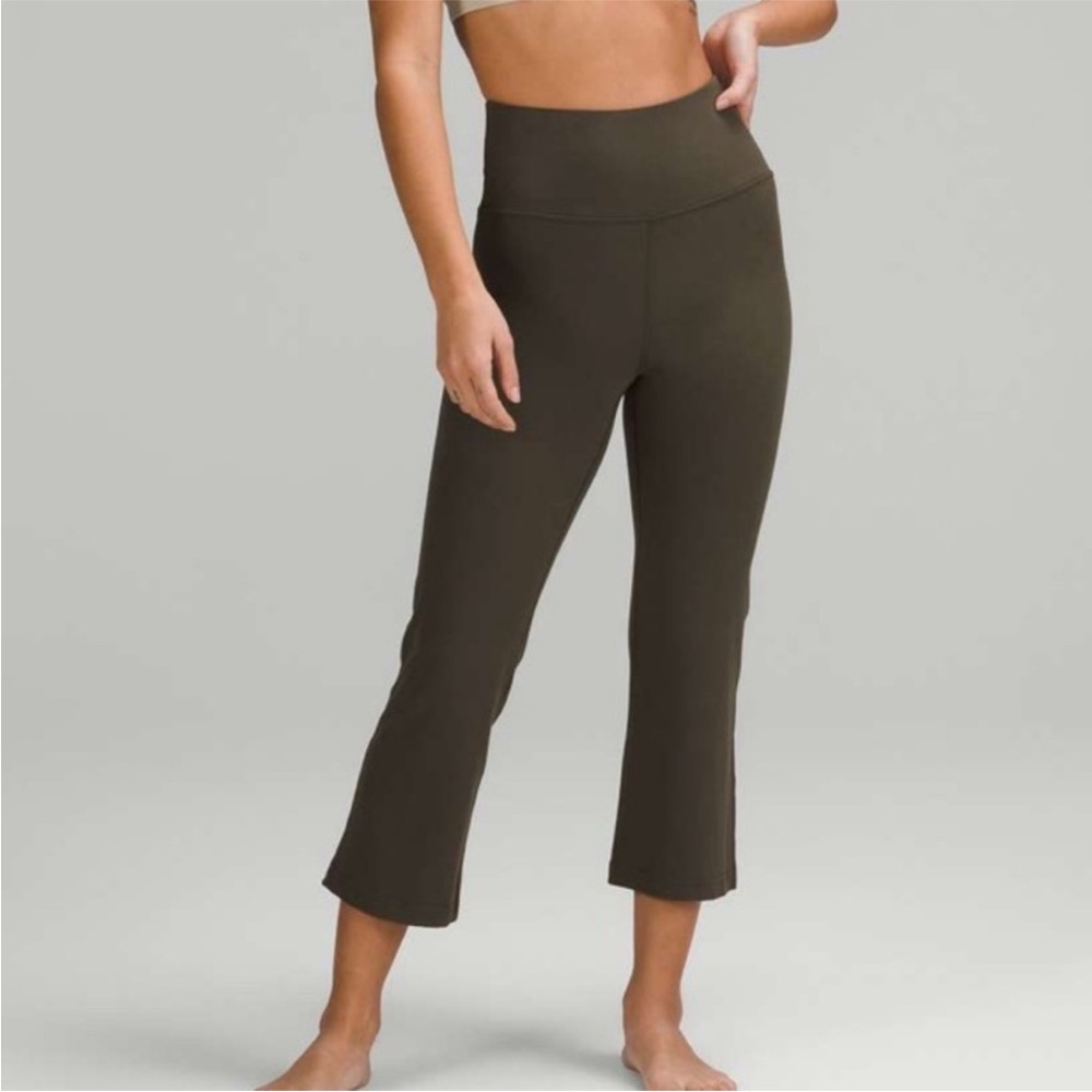 Lululemon Groove Super-High-Rise Crop Legging